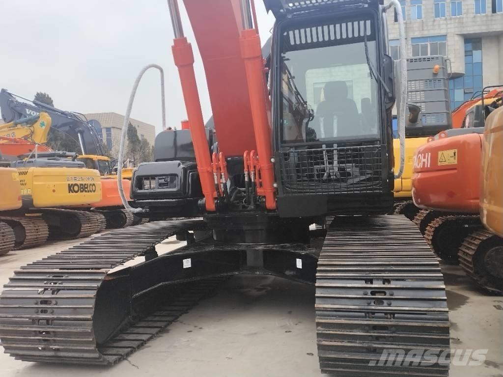 Hitachi ZX 200 Гусеничные экскаваторы