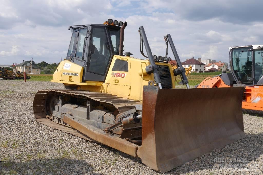 New Holland D 180 Гусеничные бульдозеры