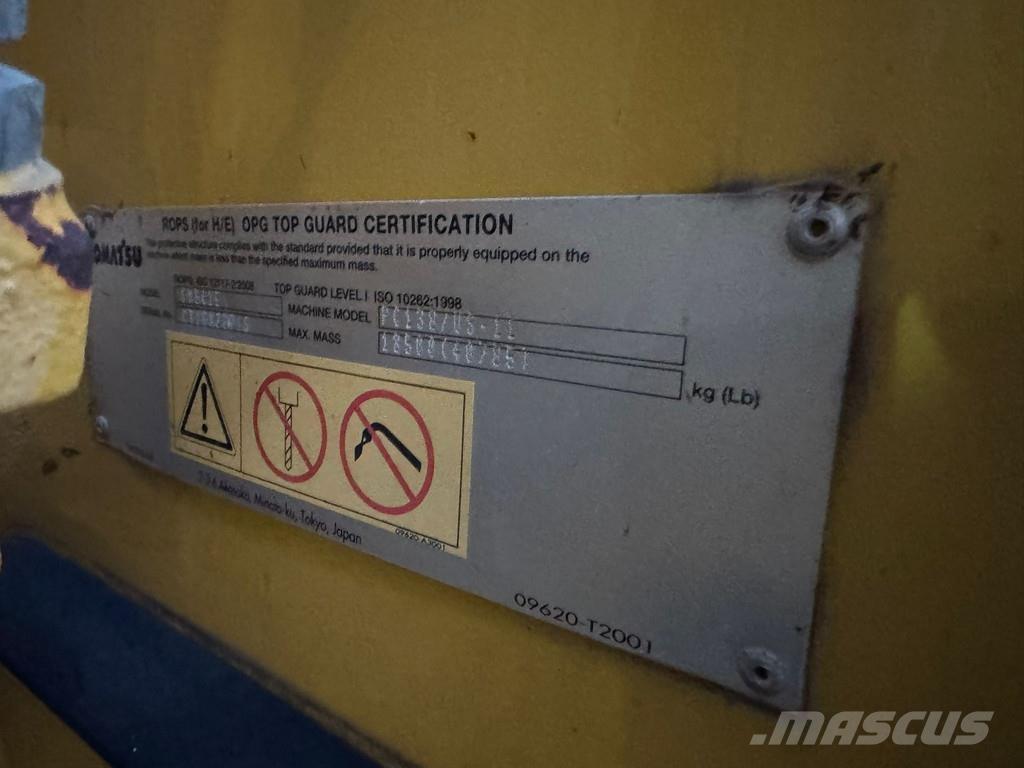 Komatsu PC138-11 Гусеничные экскаваторы