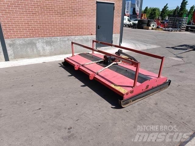 Peecon weidebloter Роторные косилки