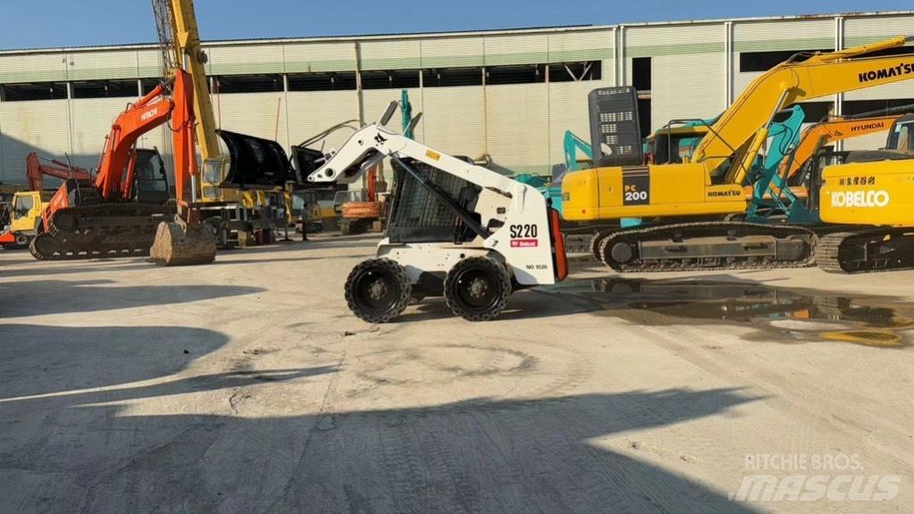 Bobcat S 220 Мини-погрузчики
