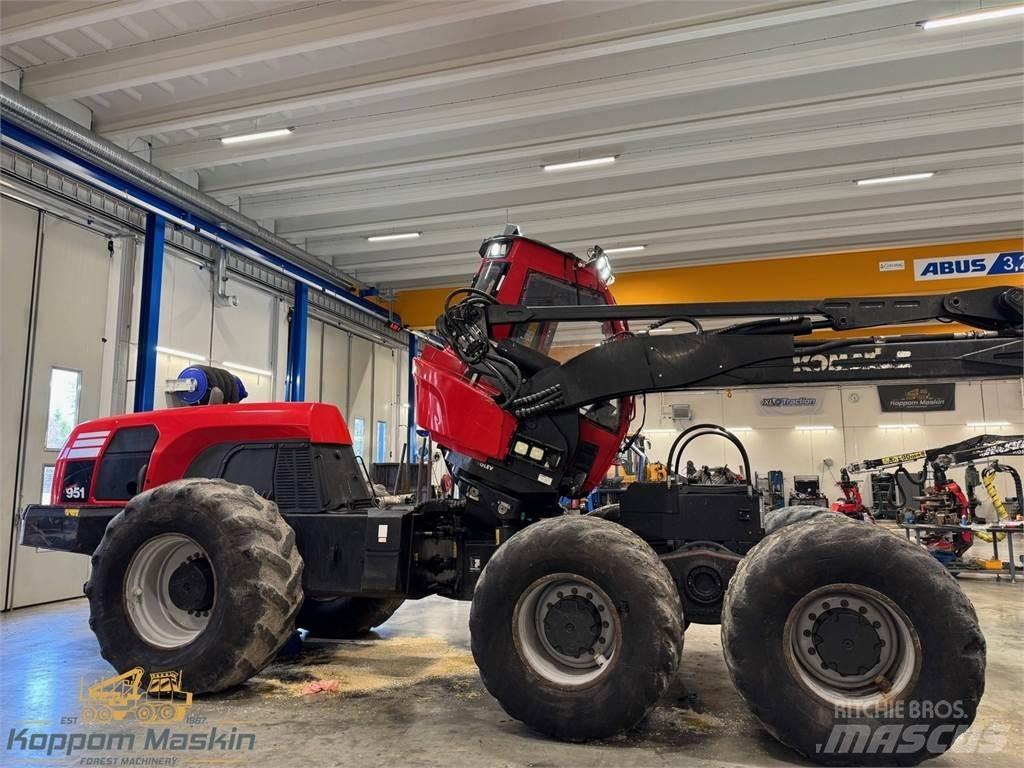 Komatsu 951 Харвестеры