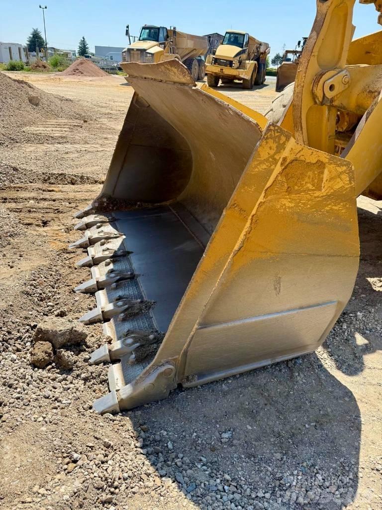 CAT 966 G Фронтальные погрузчики
