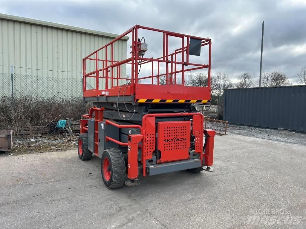 SkyJack SJ 8841 RT Ножничные подъемники