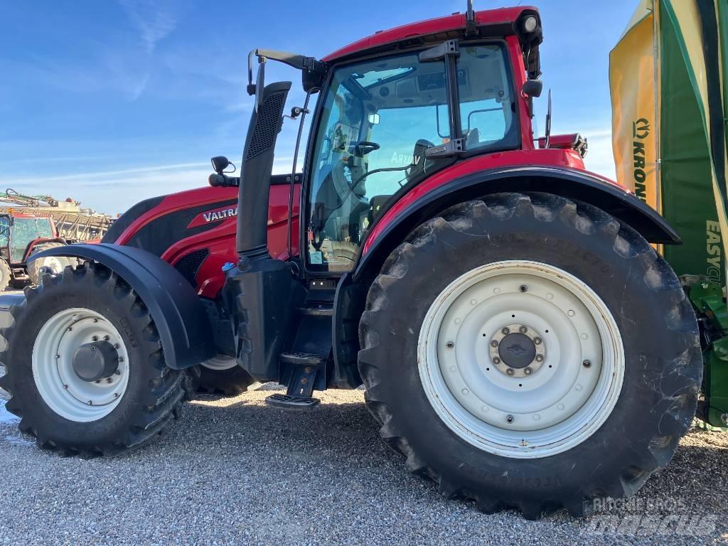 Valtra T234 V Трактора