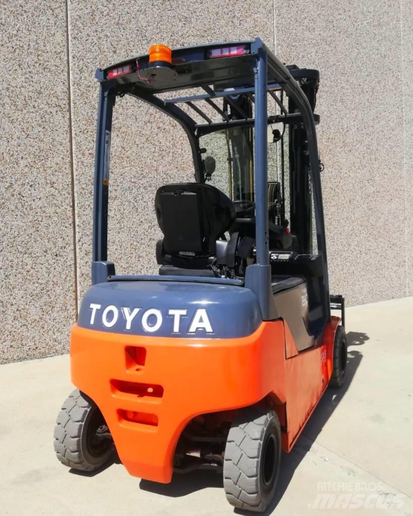 Toyota 8FBM20T Электропогрузчики