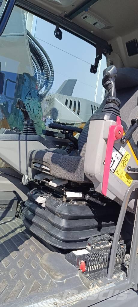 Volvo ECR235EL Гусеничные экскаваторы