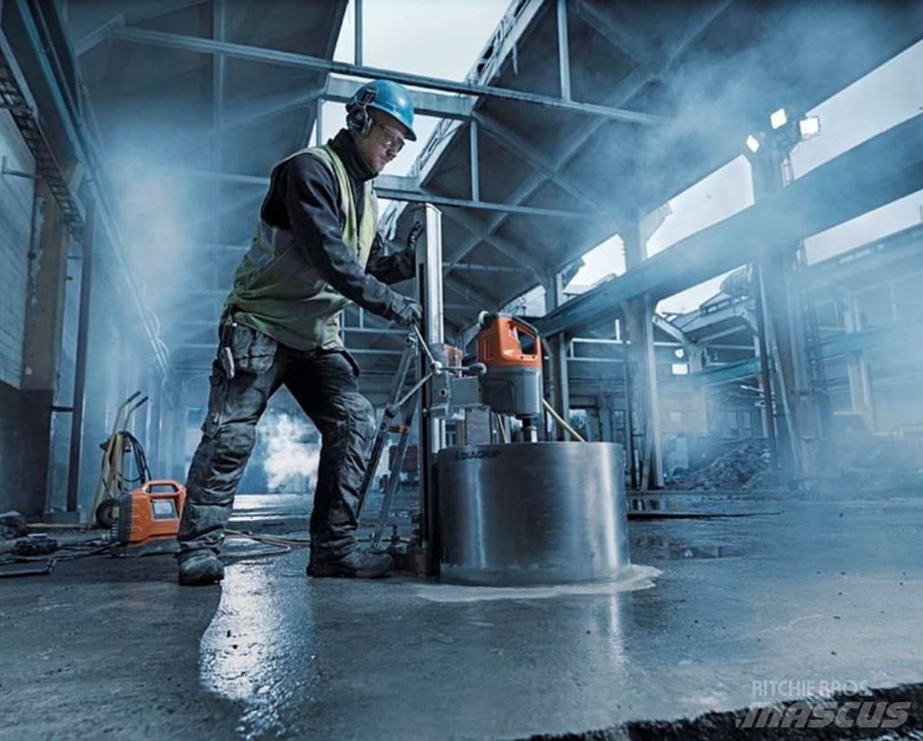 Husqvarna DM7000 Леса строительные