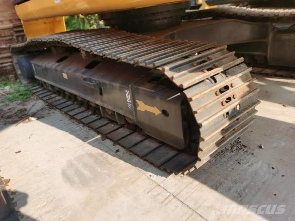 Komatsu PC 220-7 Гусеничные экскаваторы