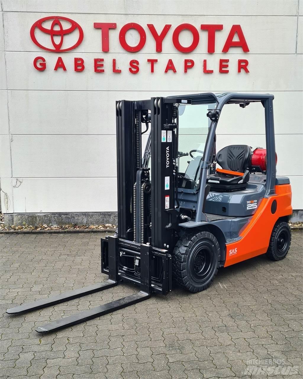 Toyota 02-8FGF25 Газовые погрузчики