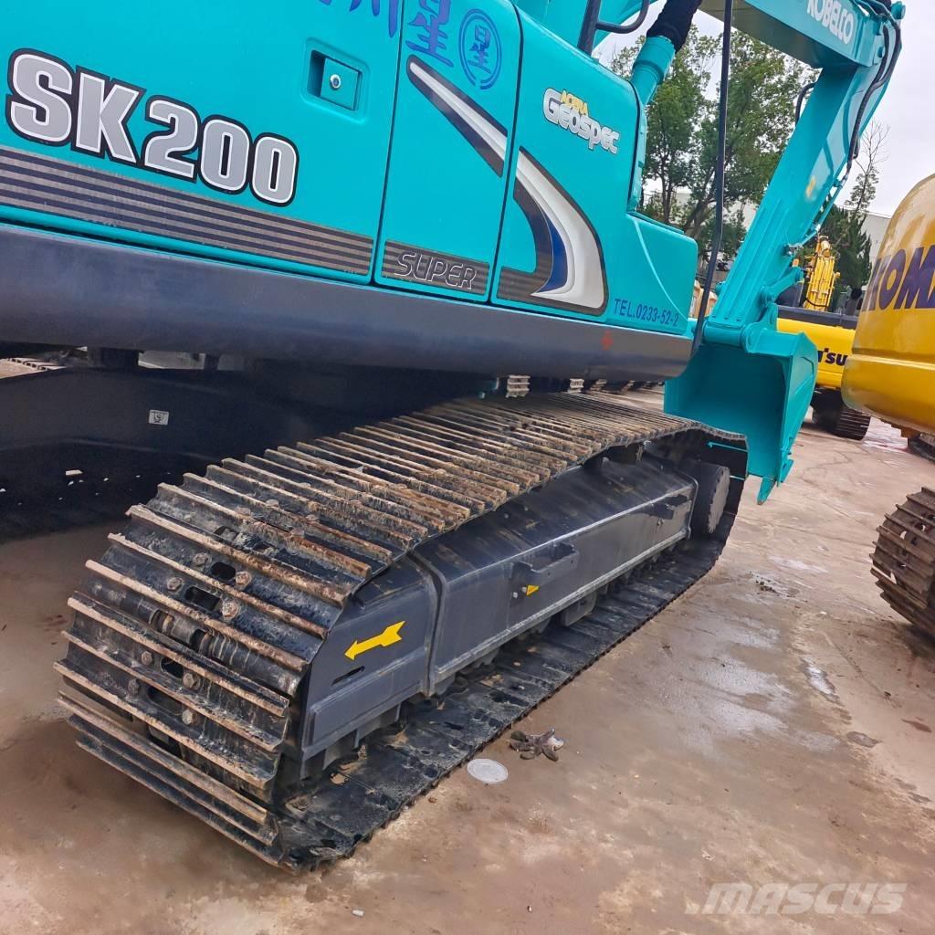 Kobelco SK 200 Гусеничные экскаваторы