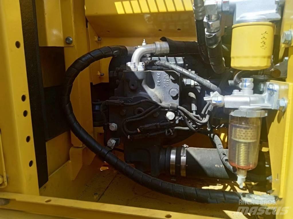 Komatsu PC130-7 Гусеничные экскаваторы