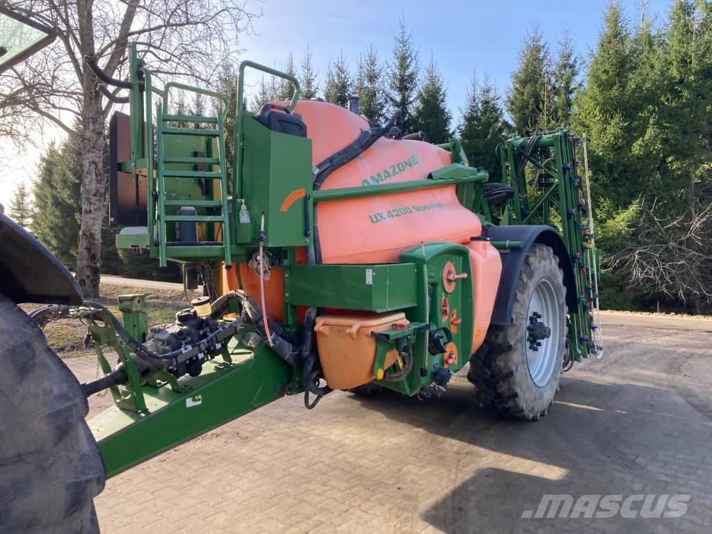 Amazone UX 4200 24 m Прицепные опрыскиватели