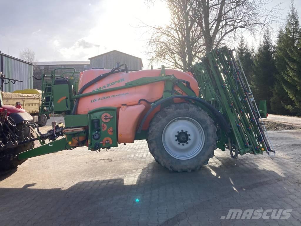 Amazone UX 4200 24 m Прицепные опрыскиватели