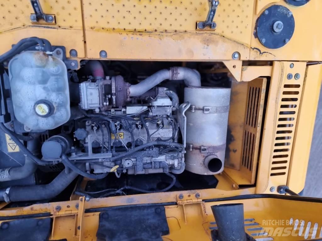 JCB JS 220 LC Гусеничные экскаваторы