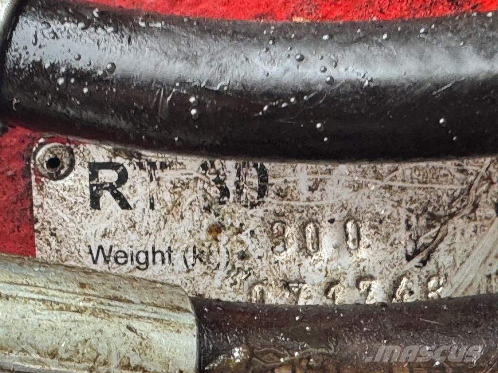 Komatsu PW 98 MR-6 Колёсные экскаваторы