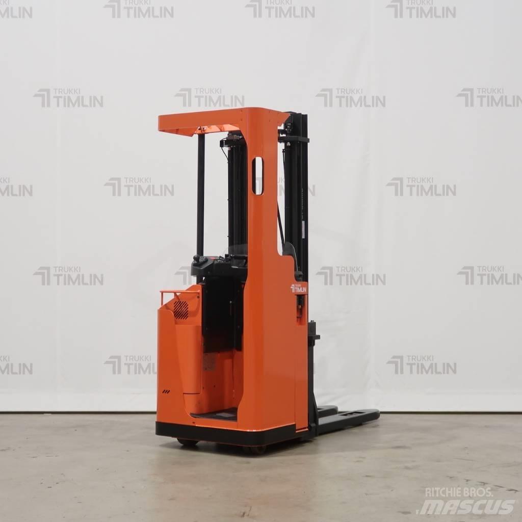 Toyota SSE135 Самоходные электроштабелёры