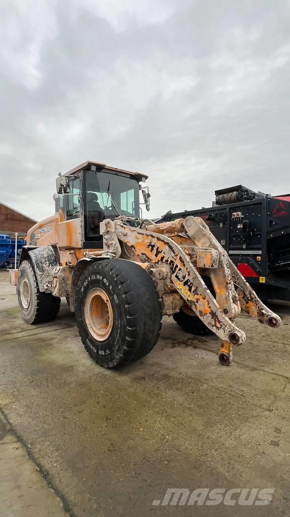 Hyundai HL 960 Фронтальные погрузчики