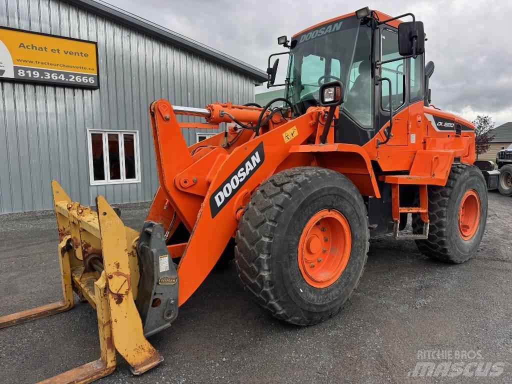 Doosan DL220-5 Фронтальные погрузчики