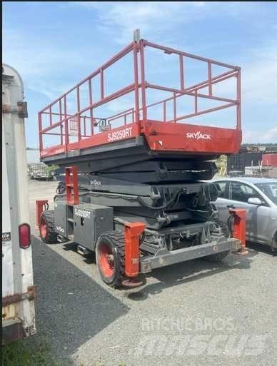 SkyJack SJ 9250 Ножничные подъемники