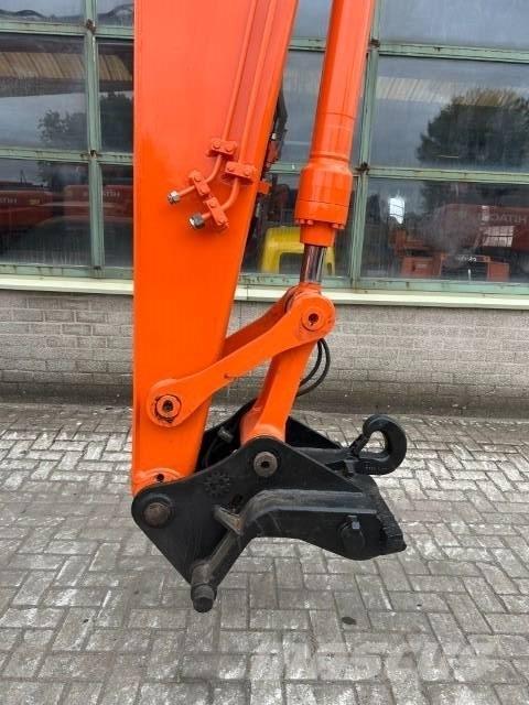 Hitachi ZX 135 US Гусеничные экскаваторы