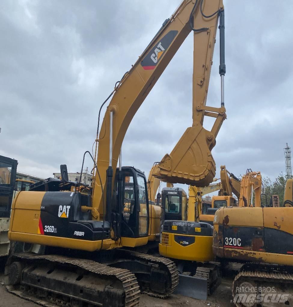 CAT 326 D2L Гусеничные экскаваторы