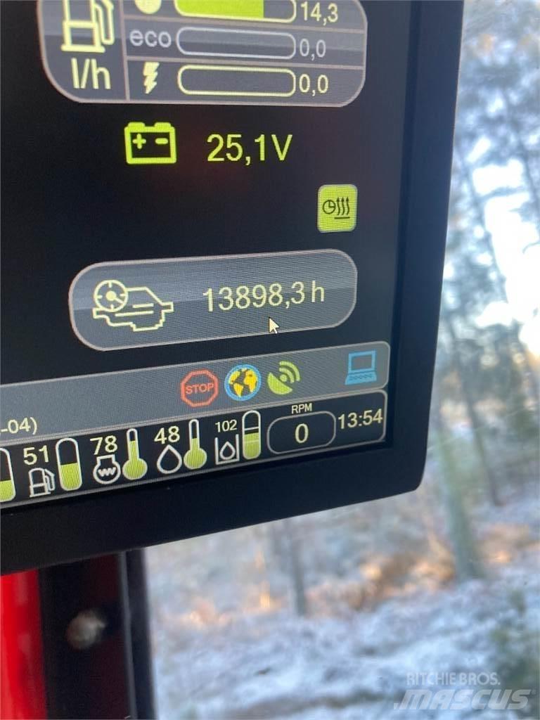Komatsu 895 Форвардеры