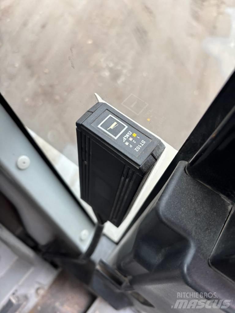 CAT 320EL Гусеничные экскаваторы