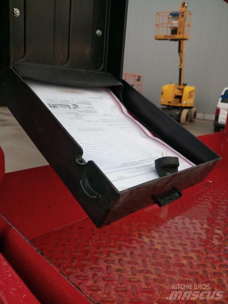 SkyJack SJ 4740 Ножничные подъемники
