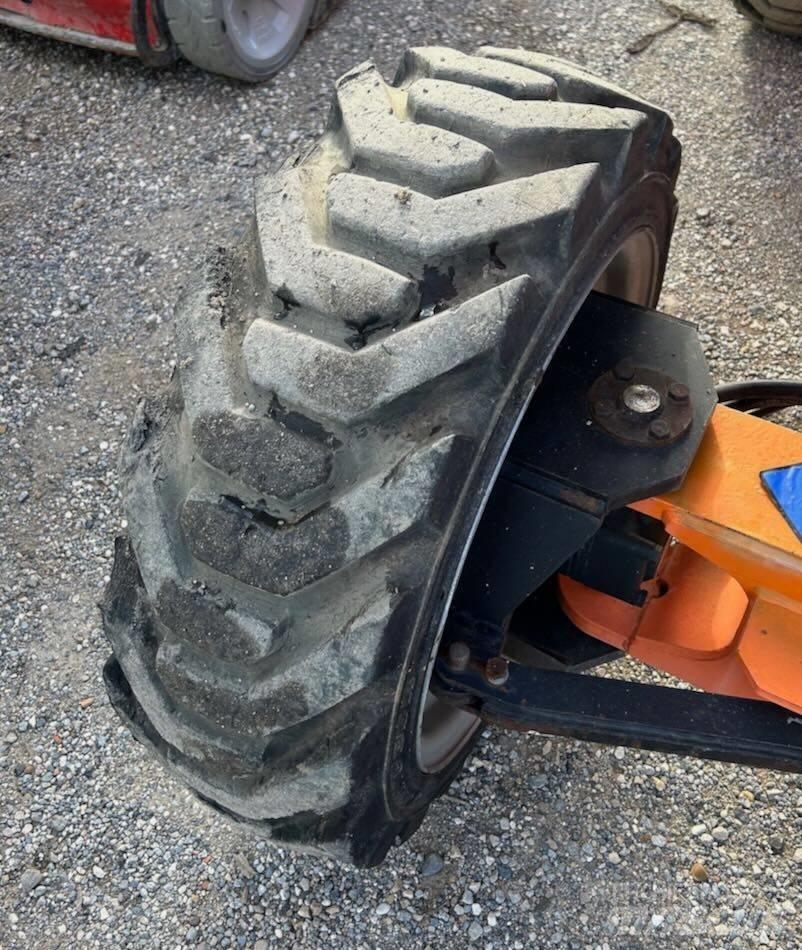 JLG 340 AJ Коленчатые подъемники
