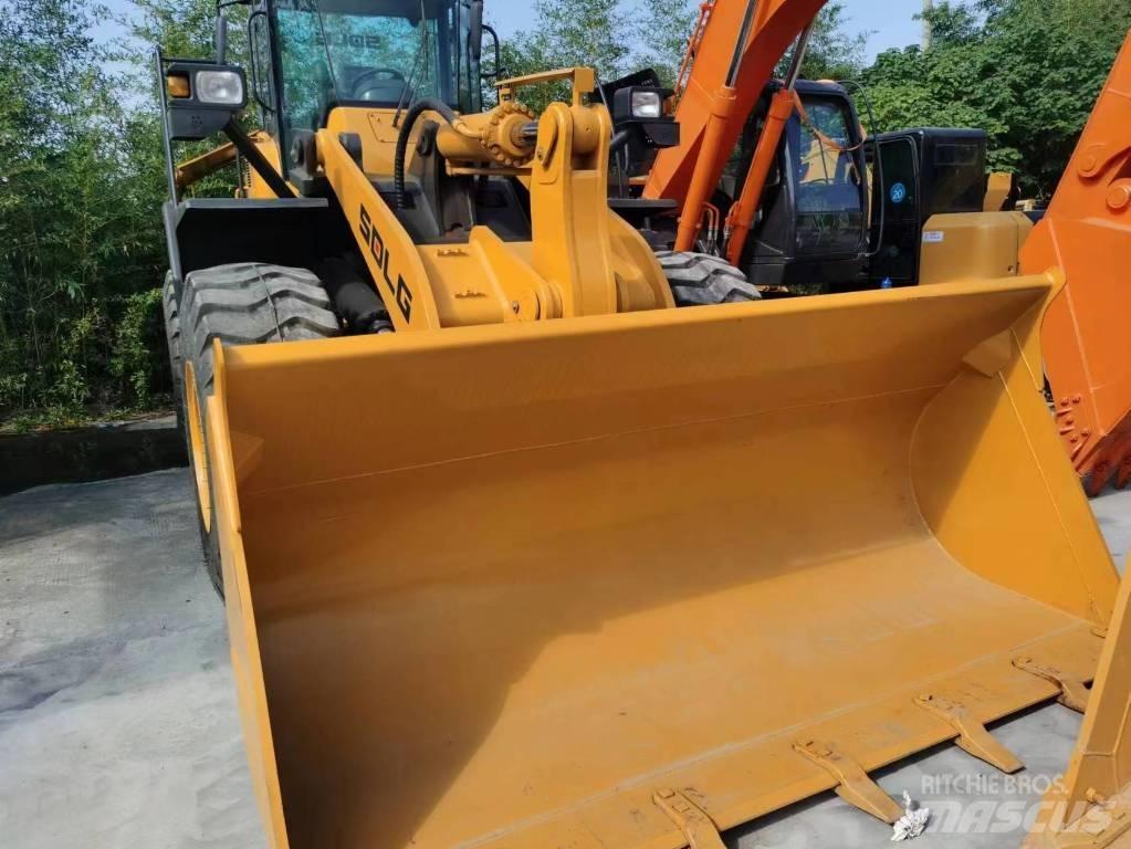 SDLG 956L Фронтальные погрузчики