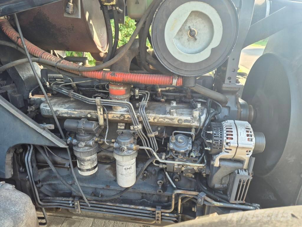 New Holland 8360 Трактора