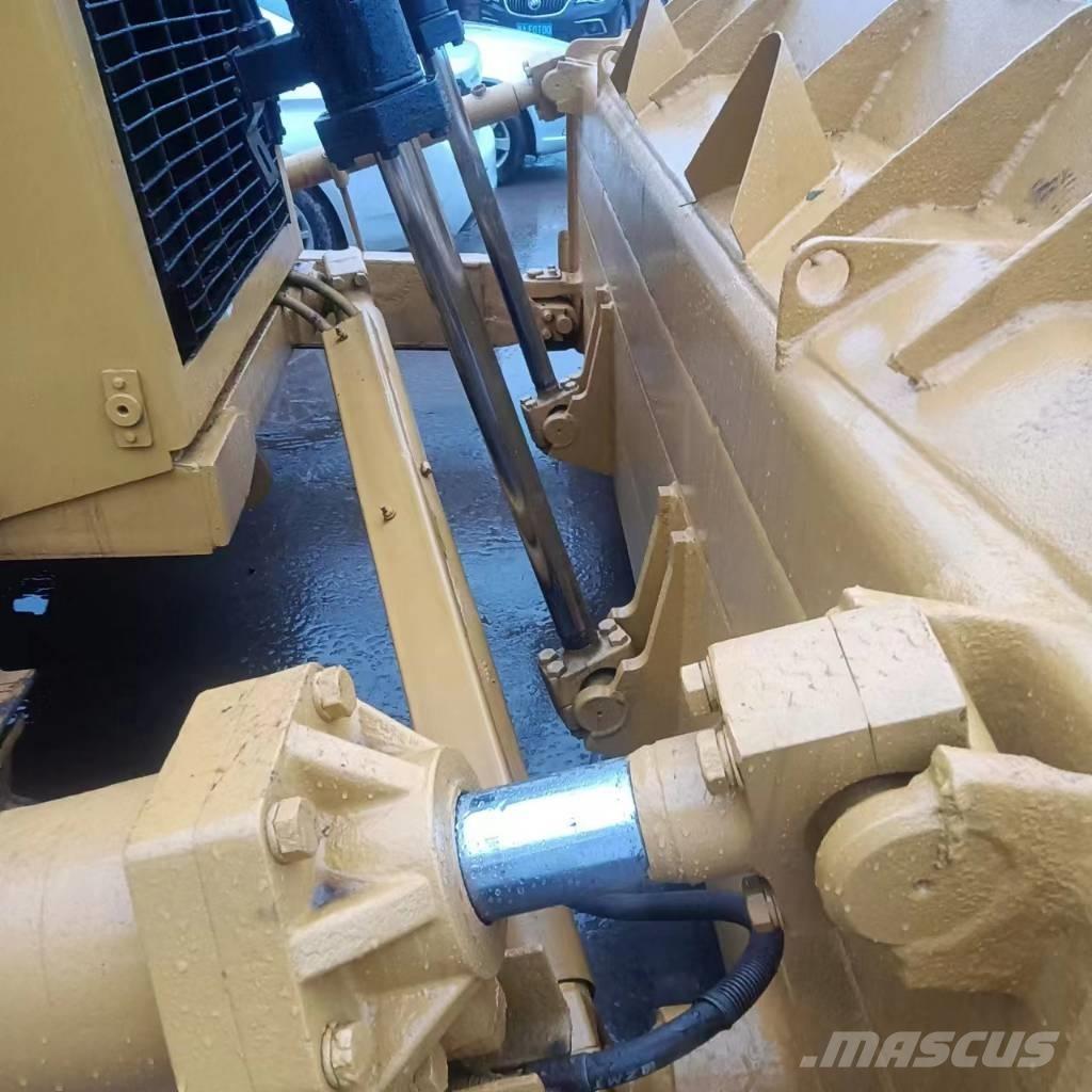 CAT D 6 H Грейдеры