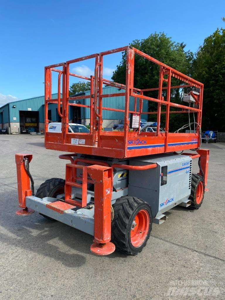 SkyJack SJ 6826 RT Ножничные подъемники