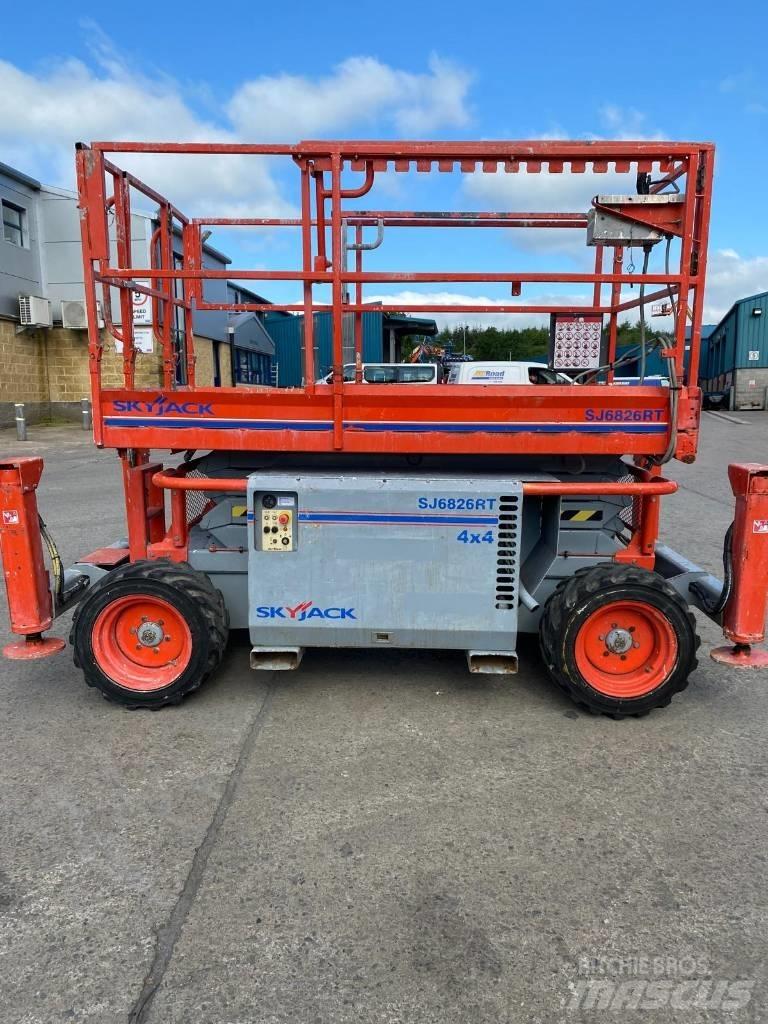 SkyJack SJ 6826 RT Ножничные подъемники