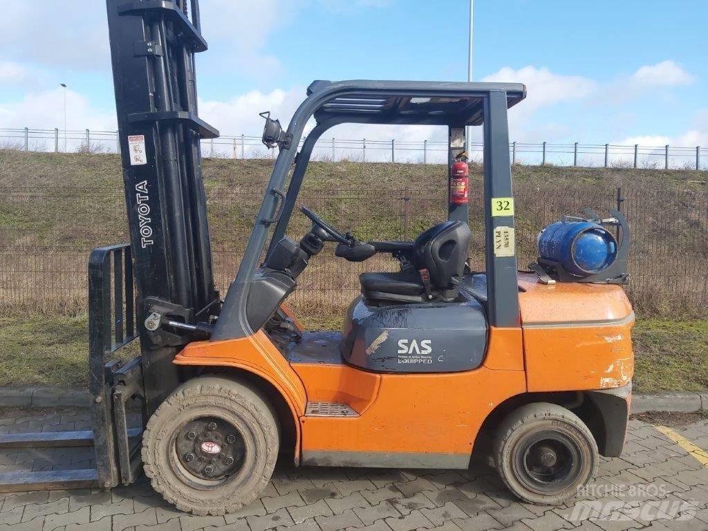 Toyota 7FG35 Газовые погрузчики