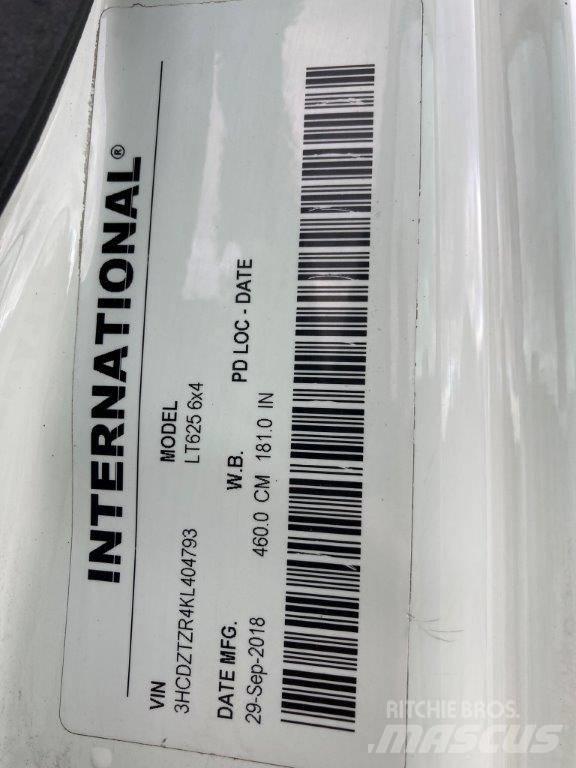 International LT Седельные тягачи
