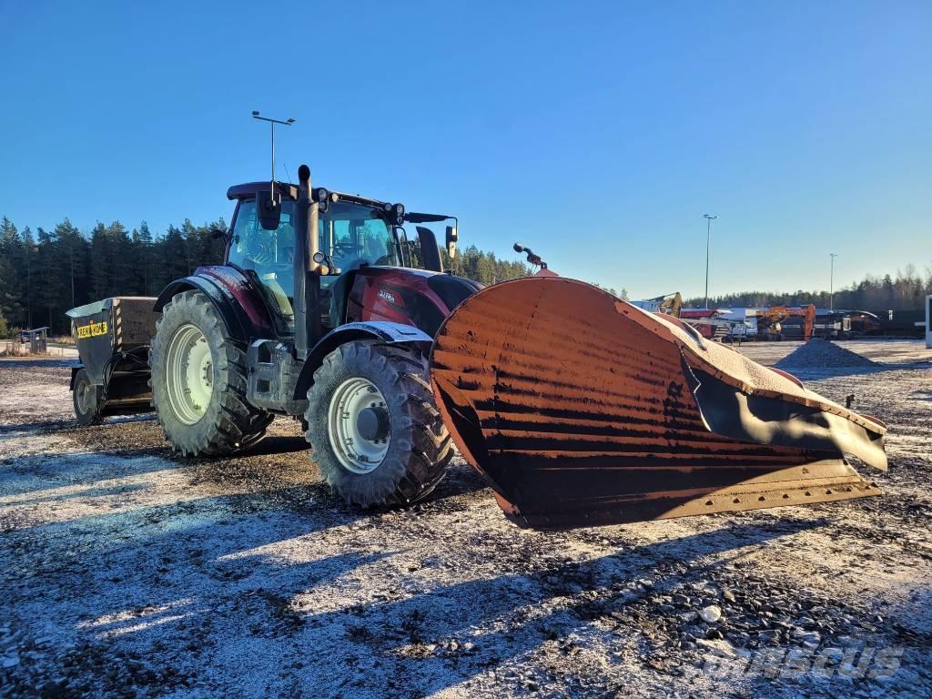 Valtra T 174 E Трактора