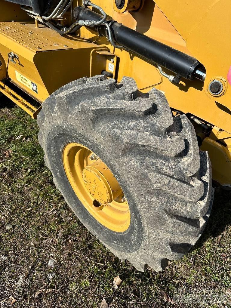 CAT 442E Экскаваторы-погрузчики