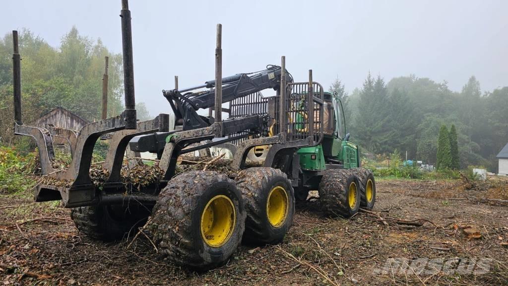John Deere 1110 E Форвардеры