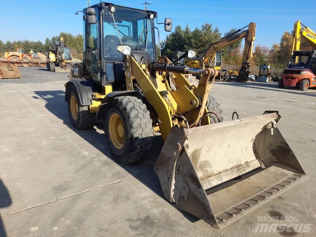 CAT 908 H 2 Фронтальные погрузчики