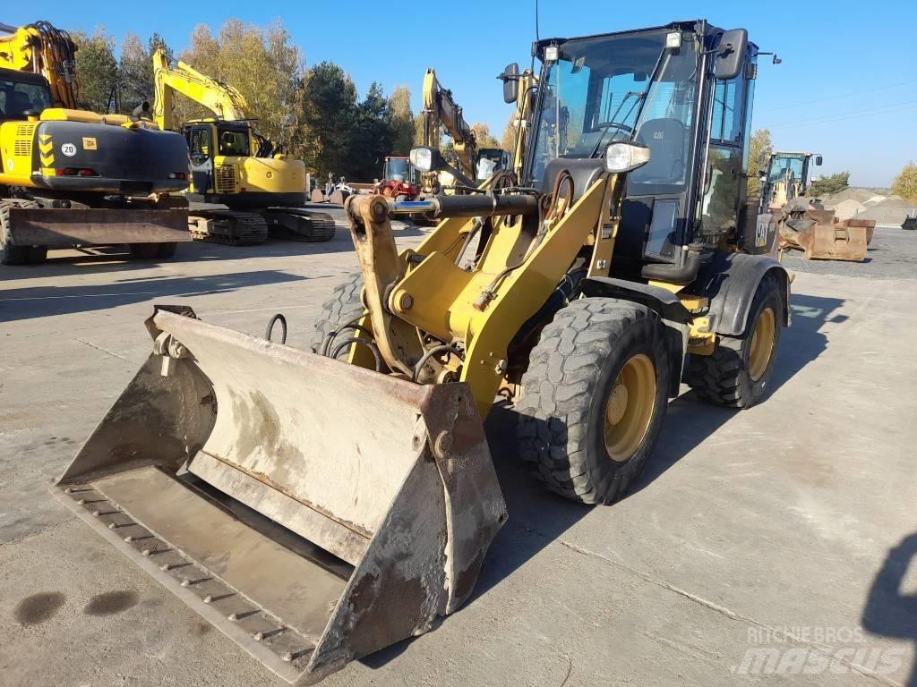 CAT 908 H 2 Фронтальные погрузчики