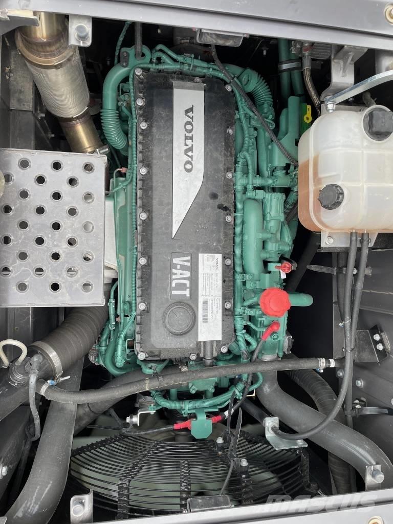 Volvo EC250E Гусеничные экскаваторы