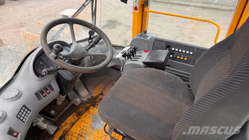 Volvo L 120 E Фронтальные погрузчики