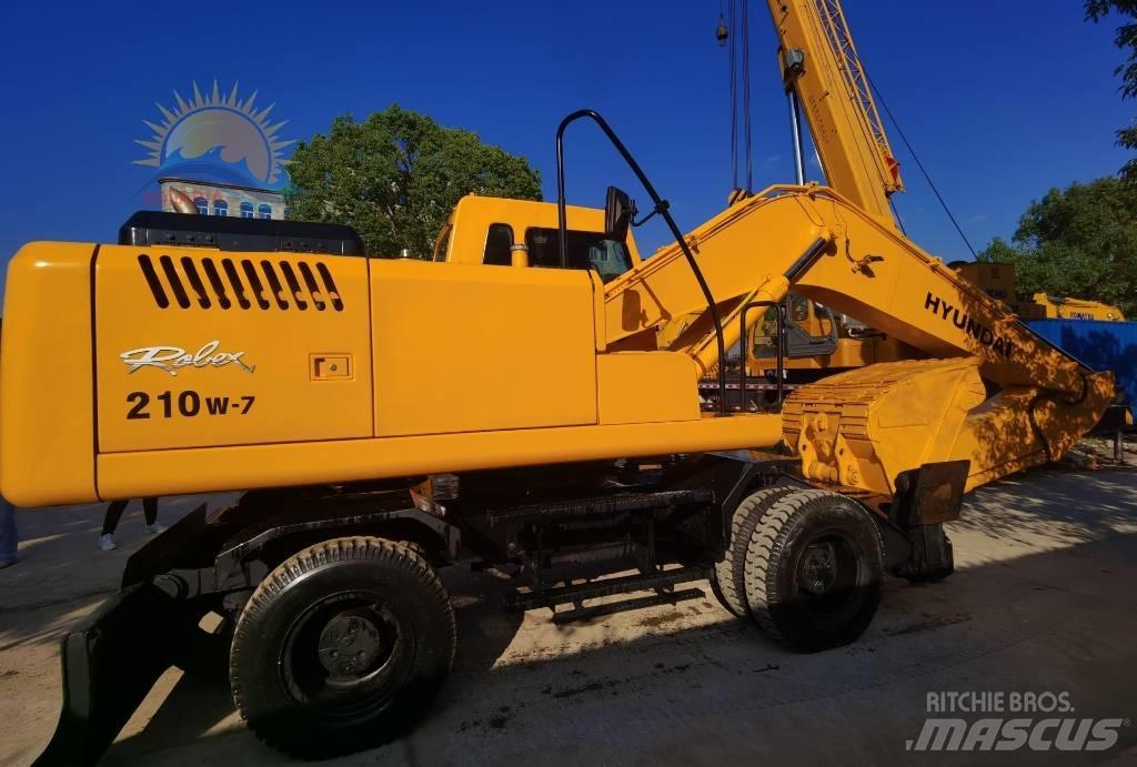 Hyundai R210W-7 Колёсные экскаваторы