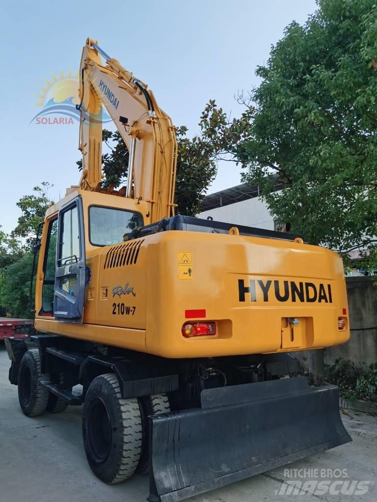 Hyundai R210W-7 Колёсные экскаваторы