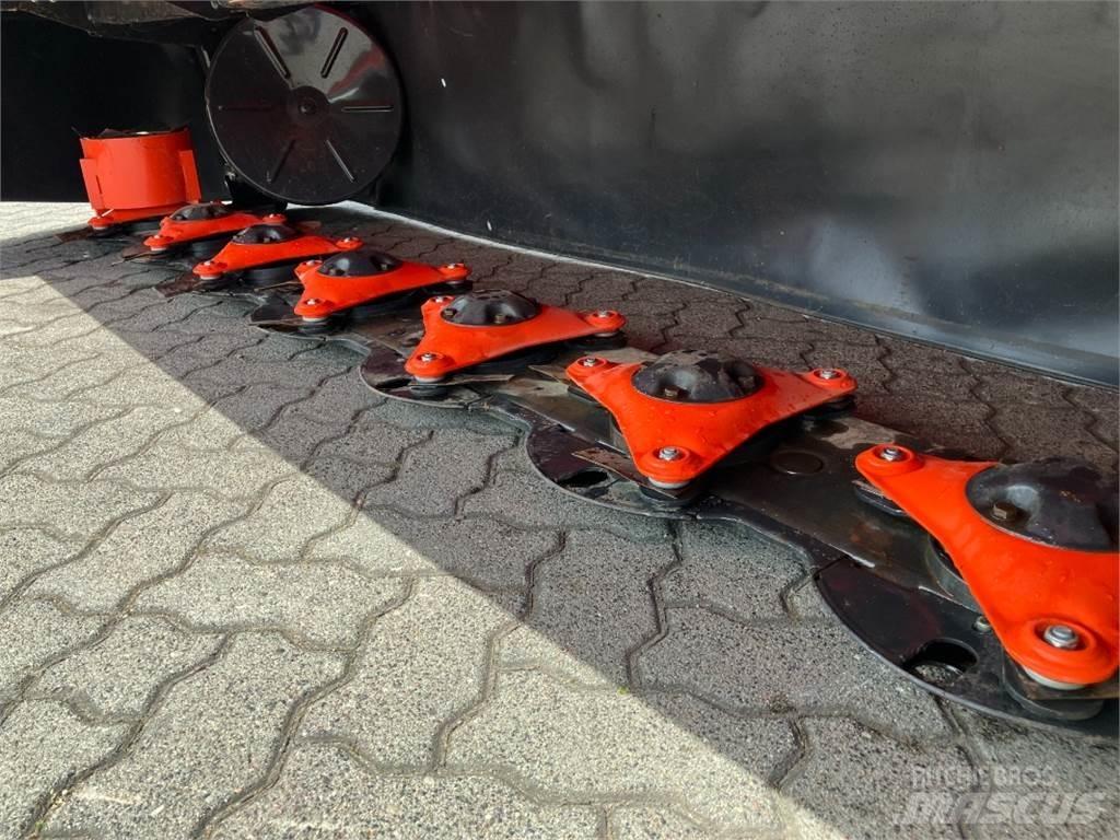 Kubota DM4032 Косилки плющилки
