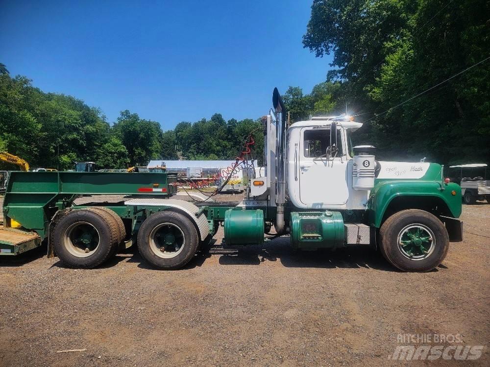 Mack R 688 ST Седельные тягачи