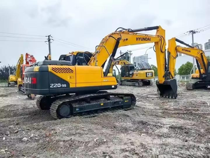Hyundai 220-9S Гусеничные экскаваторы