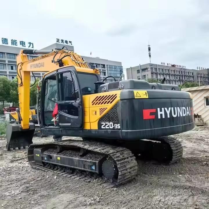 Hyundai 220-9S Гусеничные экскаваторы